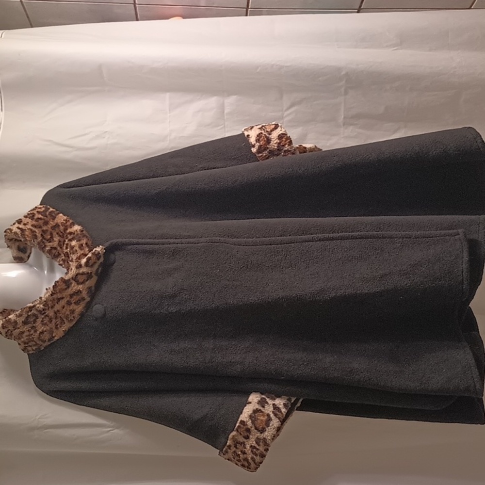 Mixit Black Cape with Leopard Trim - Picture 5 of 11